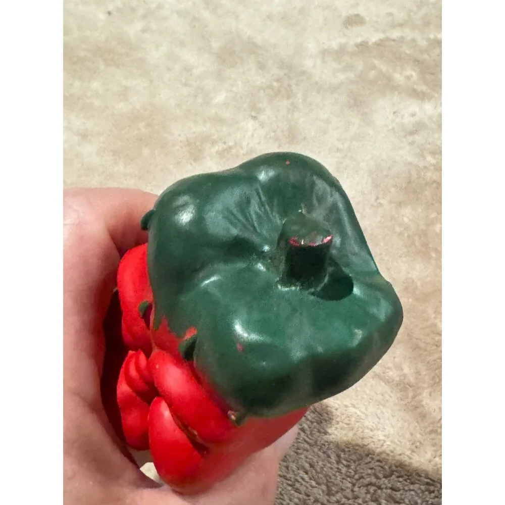 Red Chili Pepper Anthropomorphic Faces Signed By Artist R. Vandamme 1996… - Picture 9 of 15